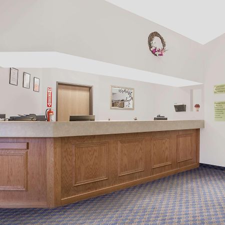 Super 8 By Wyndham Cobleskill Ny Buitenkant foto